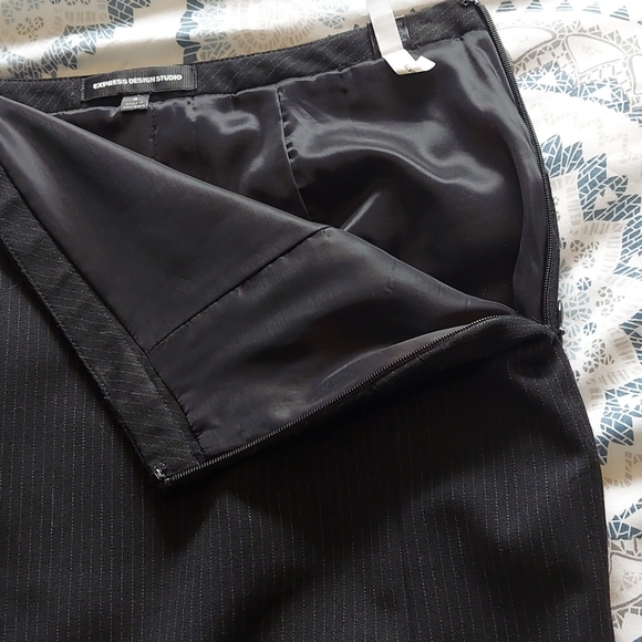 NWOT Express pin strip pencil skirt size 0 - Picture 5 of 7